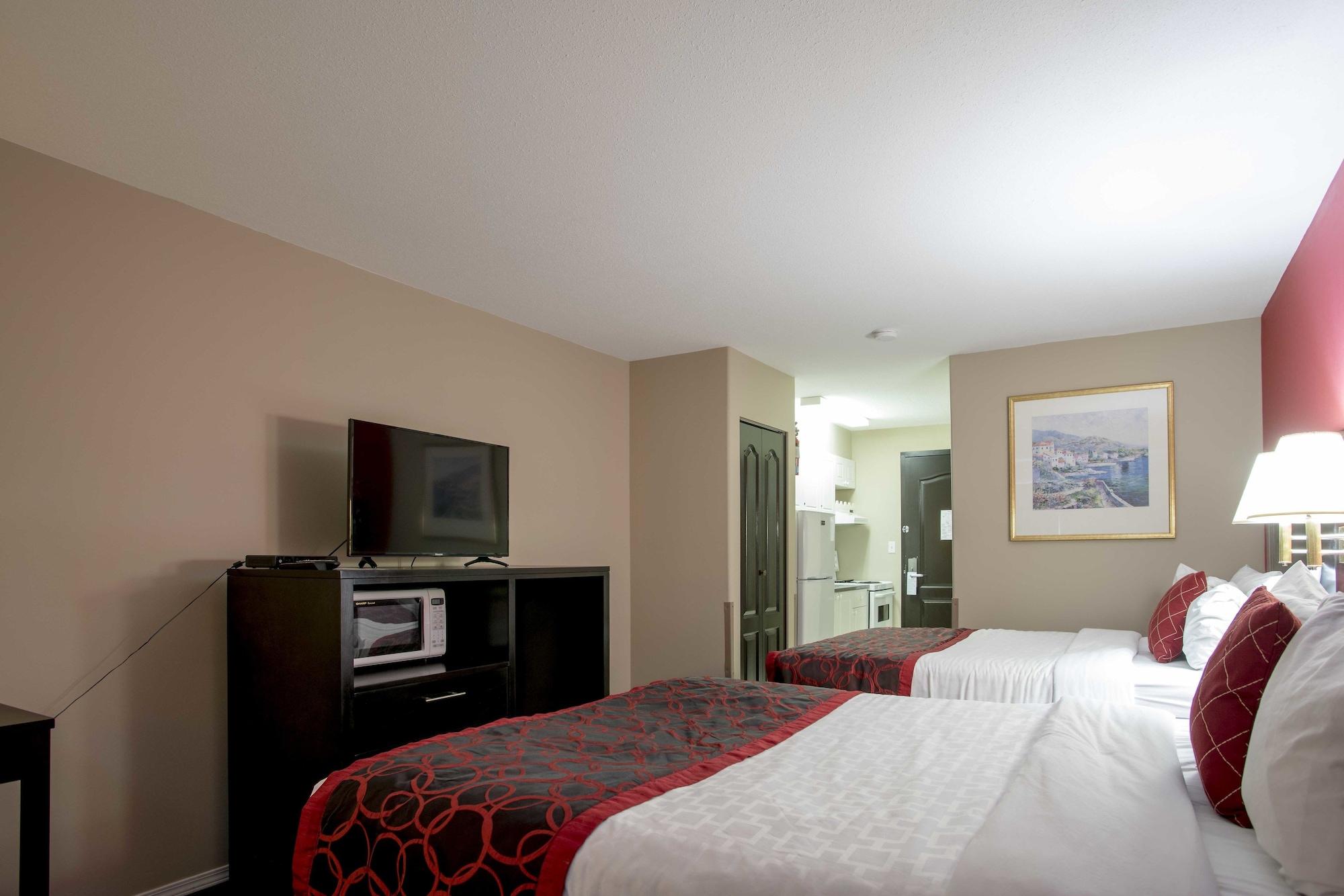 Ramada Limited 100 Mile House Hotel Exterior photo