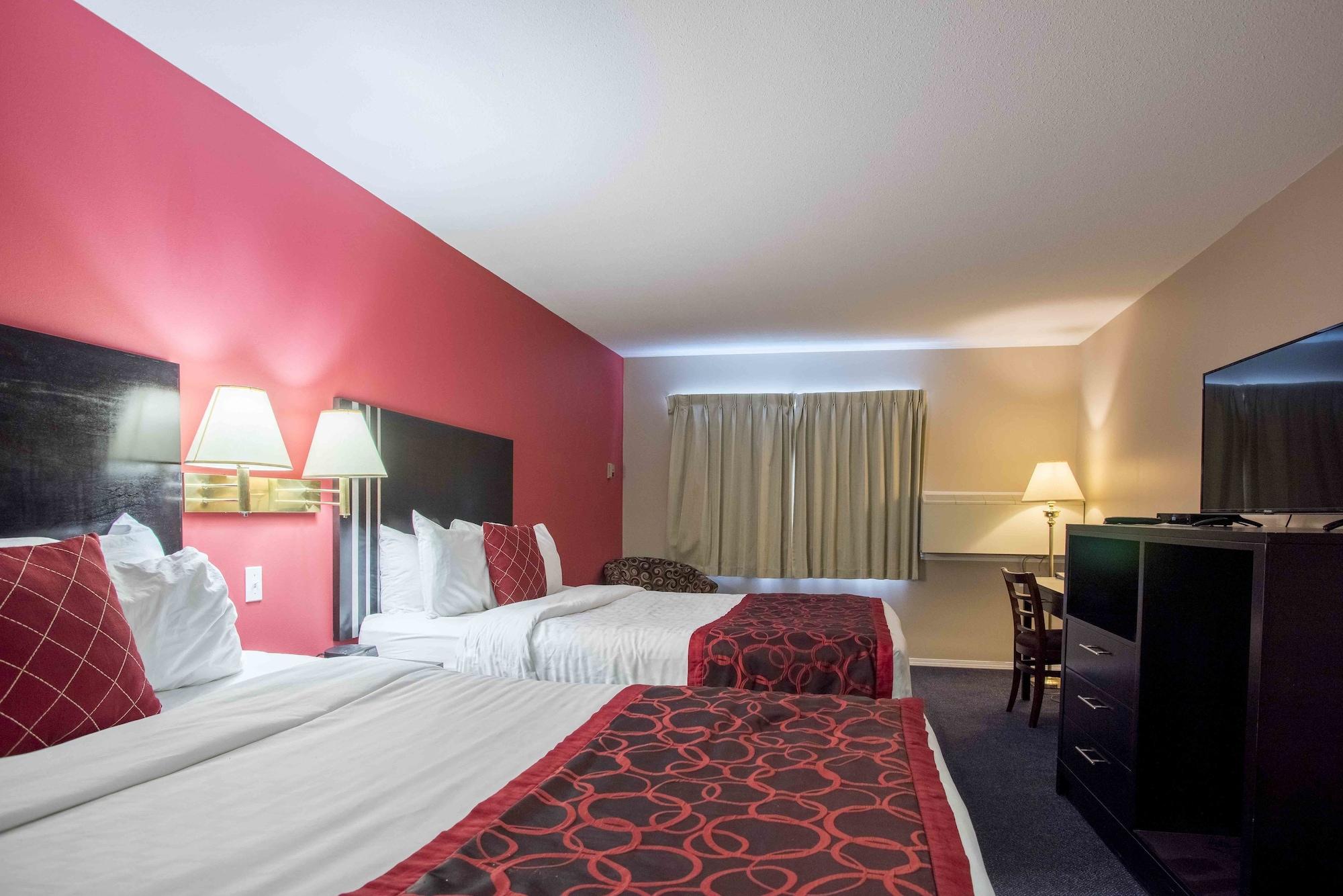 Ramada Limited 100 Mile House Hotel Exterior photo